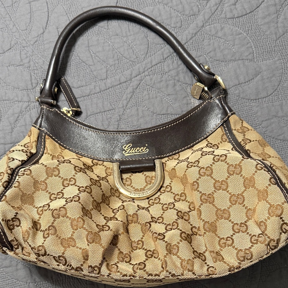 Gucci D - Ring shoulder monogram canvas bag